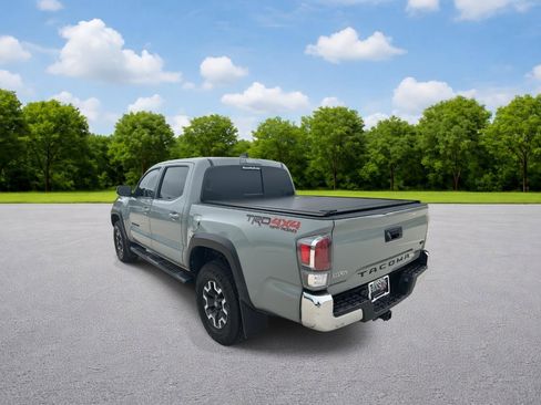 Used 2023 Toyota Tacoma TRD Off-Road w/ Black Out Package (TMS) AWD/4WD image 6