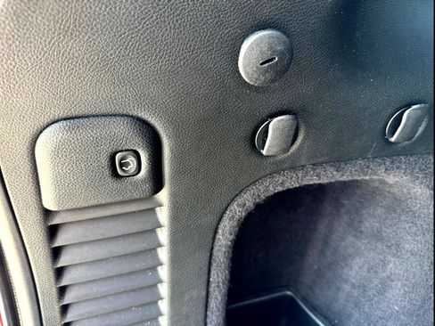 Used 2018 Jeep Grand Cherokee Laredo image 19