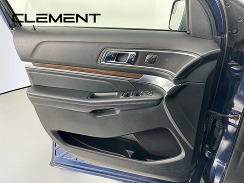 Certified 2017 Ford Explorer Limited image 28