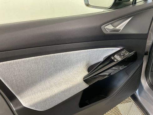 Used 2023 Volkswagen ID.4 Pro image 16