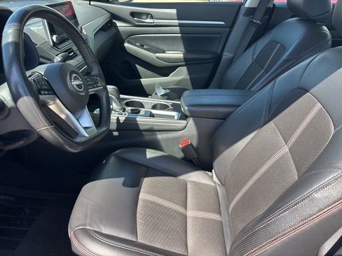 Used 2024 Nissan Altima 2.5 SR image 9