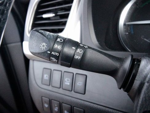 Used 2017 Toyota Highlander Limited image 21