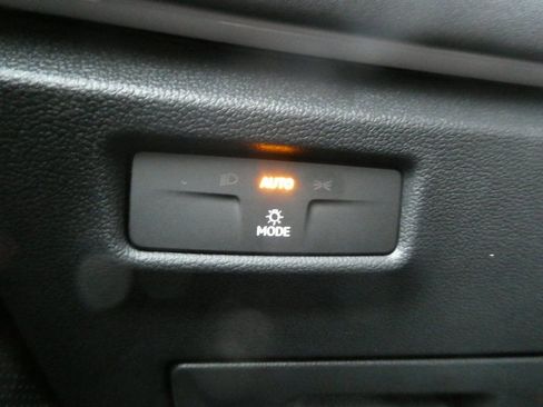 New 2026 Volkswagen Tiguan SE image 20