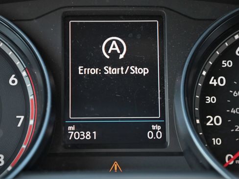 Used 2021 Volkswagen Atlas Cross Sport SE FWD image 9