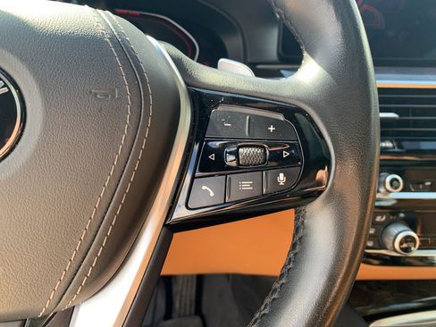 Used 2021 BMW 530i xDrive w/ Premium Package image 29