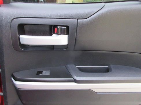 Used 2018 Toyota Tundra SR5 AWD/4WD image 22