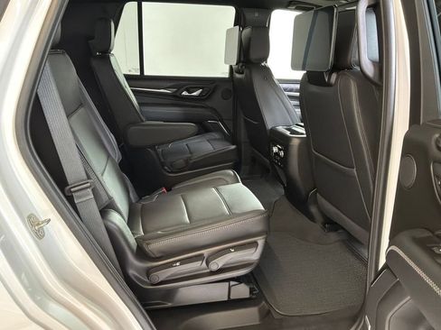 Used 2024 GMC Yukon Denali w/ Denali Reserve Package AWD/4WD image 17