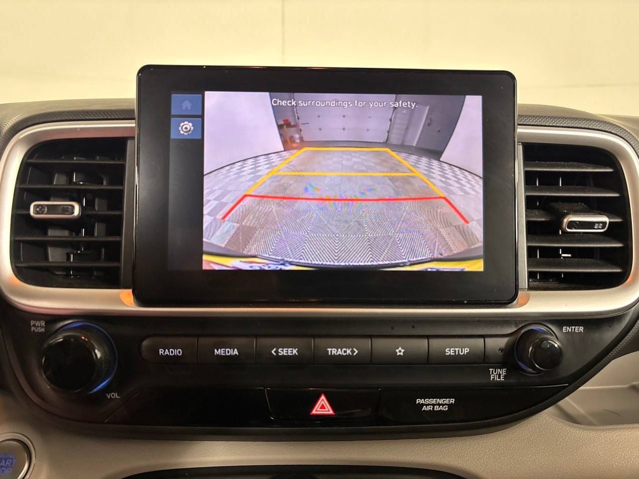 Used 2024 Hyundai Venue SEL FWD image 18