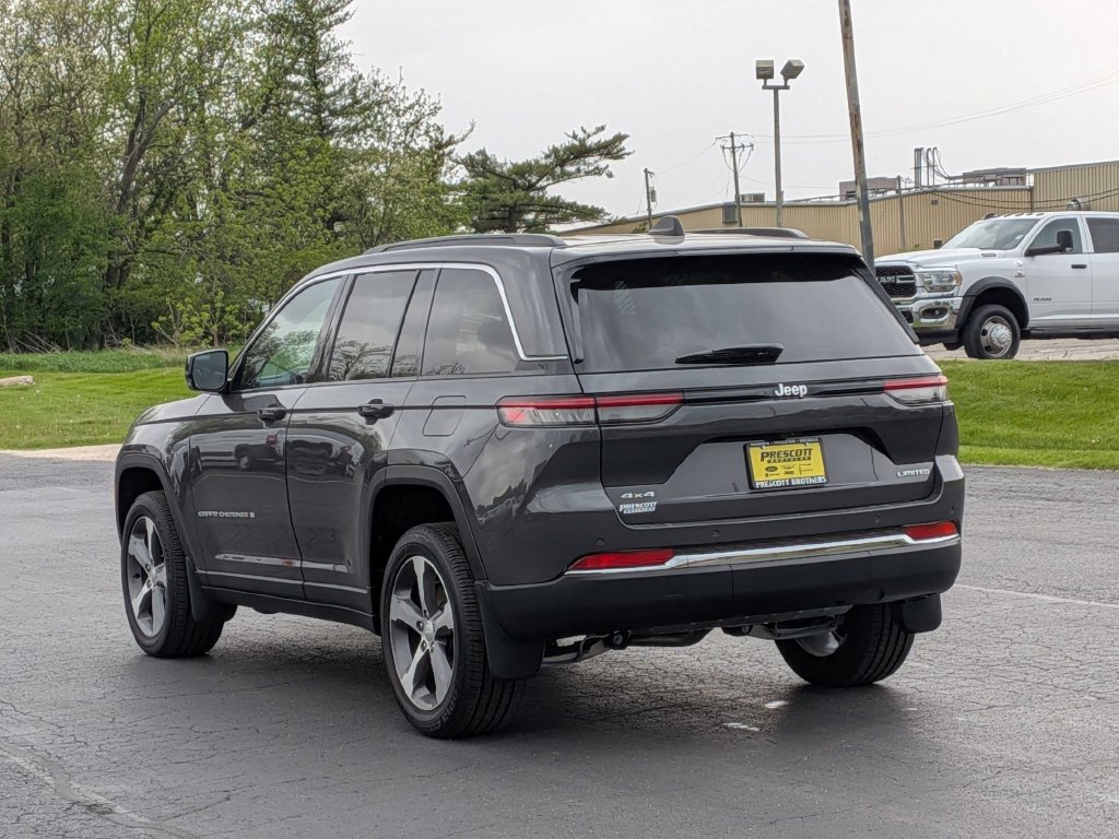 Used 2025 Jeep Grand Cherokee Limited w/ MOPAR Finishing Package AWD/4WD image 5