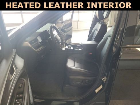 New 2025 Jeep Grand Cherokee Limited w/ Black Appearance Package image 16