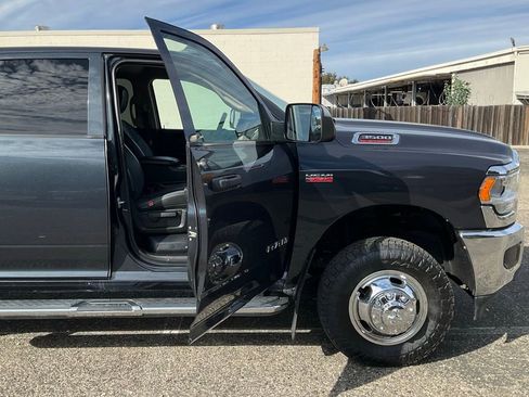 Used 2019 RAM 3500 Tradesman w/ Chrome Appearance Group image 43