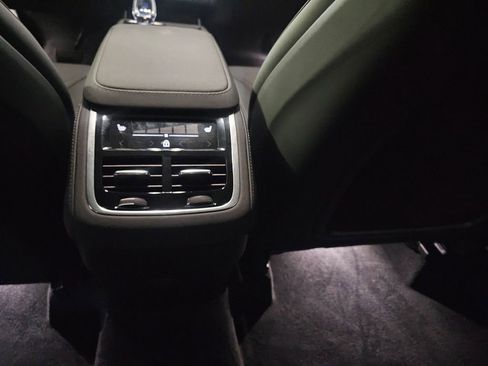 Used 2026 Volvo XC90 B6 Plus w/ Protection Package Premier AWD/4WD image 16