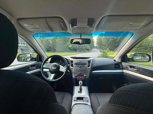 Used 2010 Subaru Outback 2.5i Premium AWD/4WD image 14