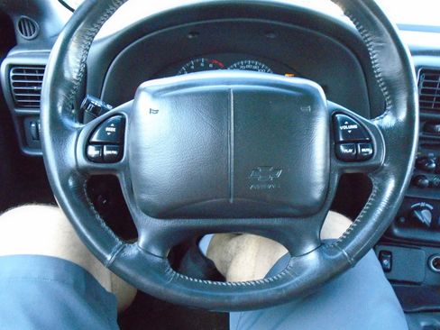 Used 2002 Chevrolet Camaro Z28 RWD image 14