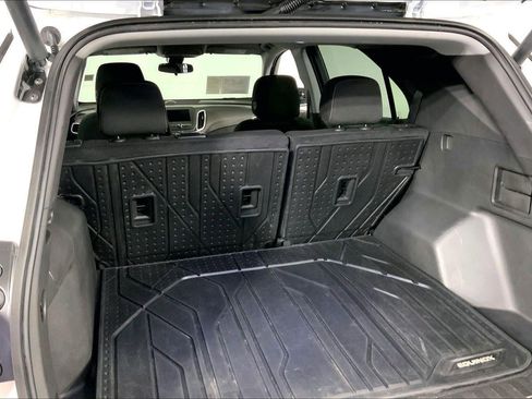 Used 2024 Chevrolet Equinox LT w/ LPO, Floor Liner Package image 4