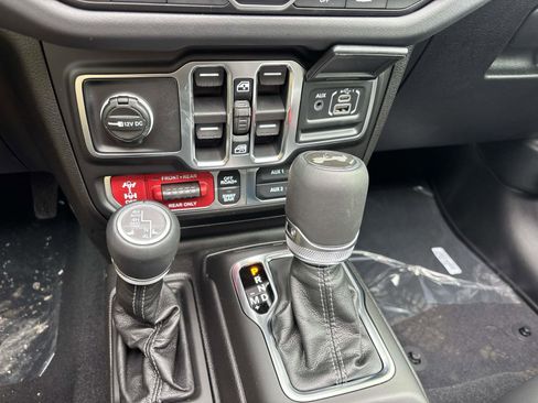 New 2026 Jeep Wrangler Unlimited Rubicon 392 image 12