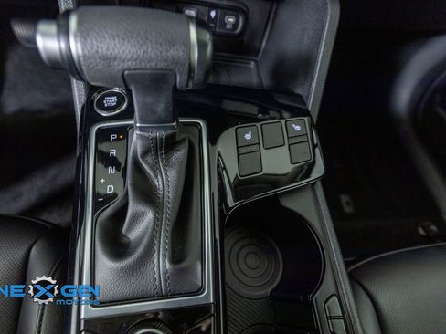 Used 2024 Kia Sportage EX image 21