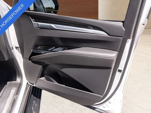 Certified 2025 Cadillac Escalade V AWD/4WD image 31