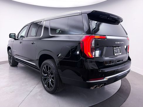 Used 2025 GMC Yukon XL Denali w/ Sun & Power Step Package AWD/4WD image 16