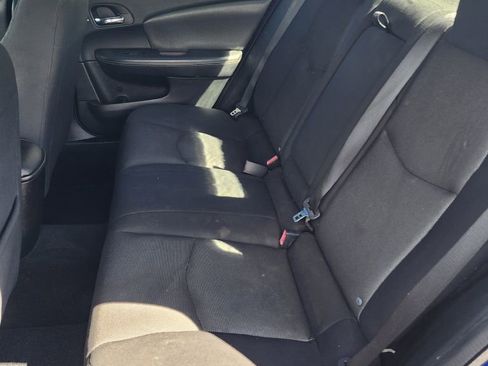 Used 2013 Dodge Avenger SE image 8