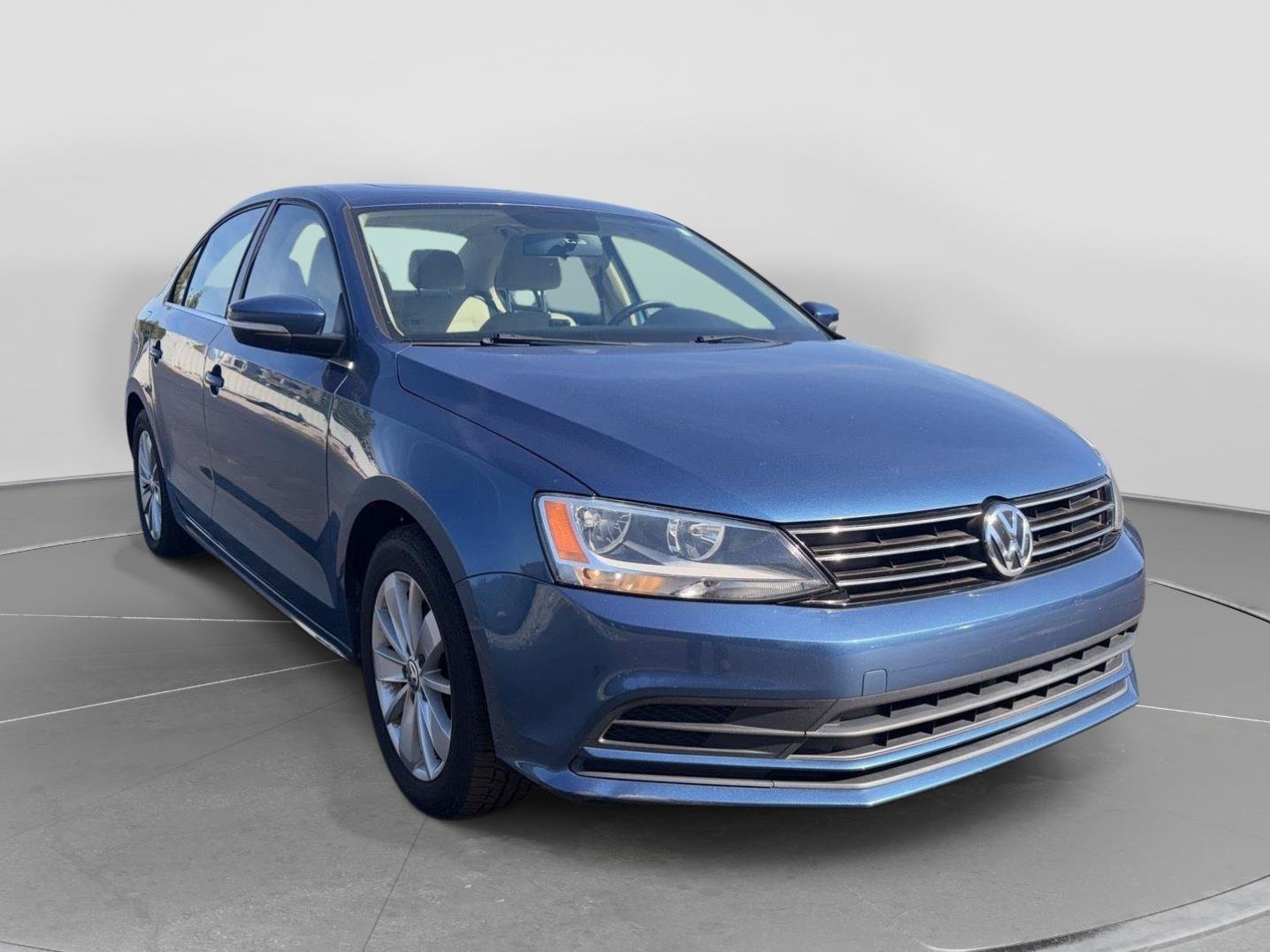 Used 2015 Volkswagen Jetta SE FWD image 4