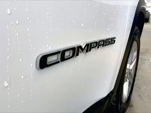 Used 2024 Jeep Compass Latitude AWD/4WD image 10