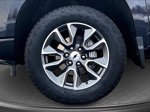 Used 2022 Chevrolet Silverado 1500 RST image 11