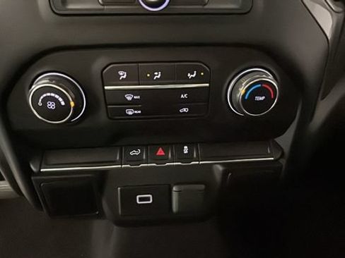 Used 2019 Chevrolet Silverado 1500 Custom w/ Custom Value Package AWD/4WD image 22