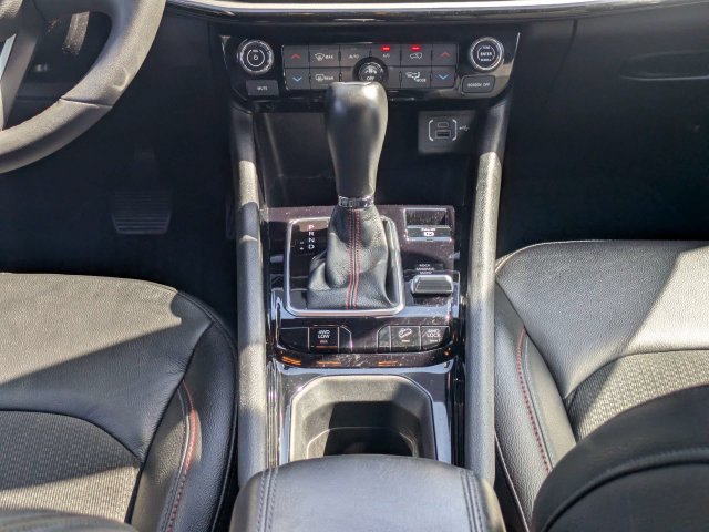 Used 2025 Jeep Compass Trailhawk AWD/4WD image 19