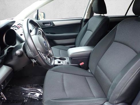 Used 2017 Subaru Outback 2.5i Premium AWD/4WD image 12
