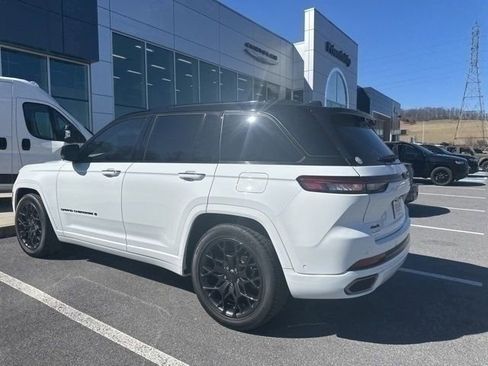 Used 2025 Jeep Grand Cherokee Summit image 17