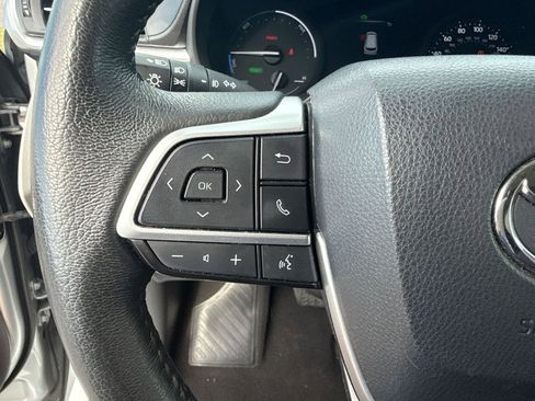 Used 2024 Toyota Sienna XLE image 10