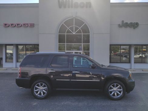 Used 2012 GMC Yukon Denali image 1