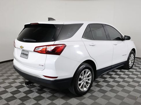 Used 2018 Chevrolet Equinox LS FWD image 2