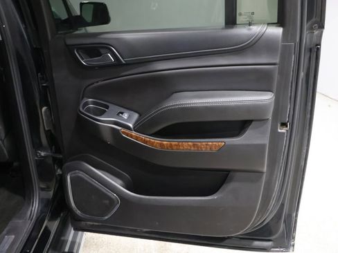 Used 2018 Chevrolet Suburban Premier image 24