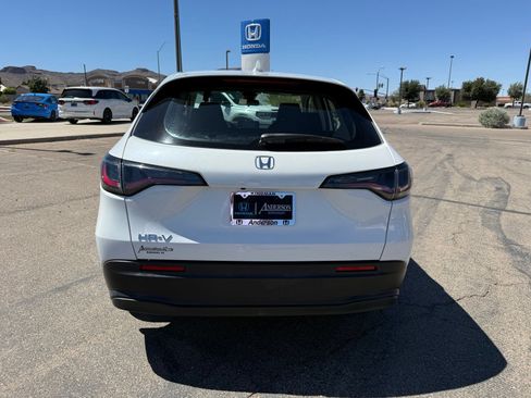 Certified 2024 Honda HR-V LX image 7