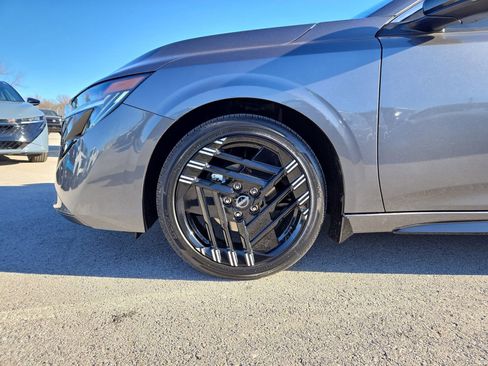 New 2026 Nissan Sentra SR w/ Floor Mat Package FWD image 38