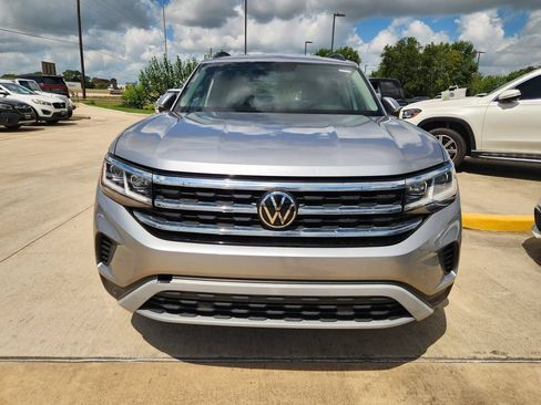 Used 2023 Volkswagen Atlas SE FWD image 2
