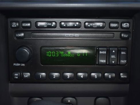 Used 2004 Ford Mustang Convertible image 26