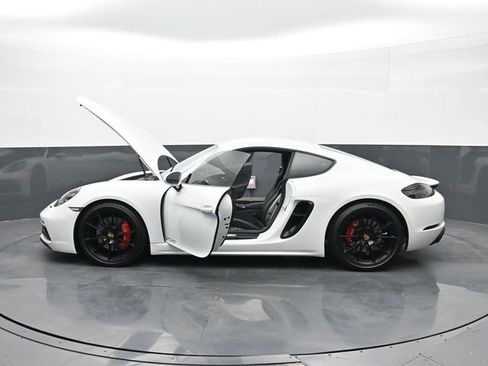 Certified 2024 Porsche 718 Cayman GTS image 26