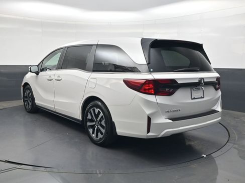 Certified 2026 Honda Odyssey EX-L image 6