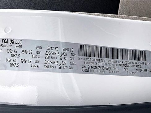 Used 2019 Chrysler Pacifica Touring Plus w/ Tire & Wheel Group image 18