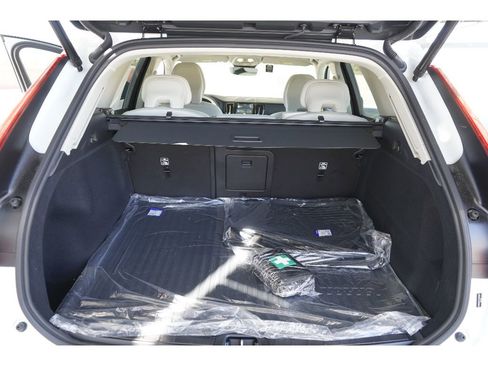 New 2025 Volvo XC60 B5 Core w/ Protection Package Premier image 23