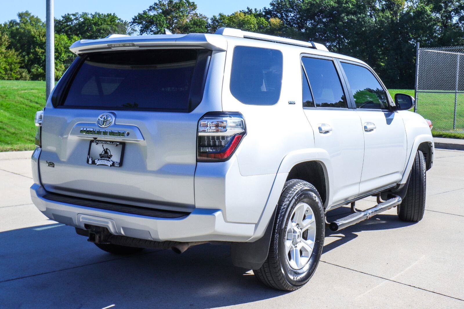 Used 2015 Toyota 4Runner SR5 AWD/4WD image 18