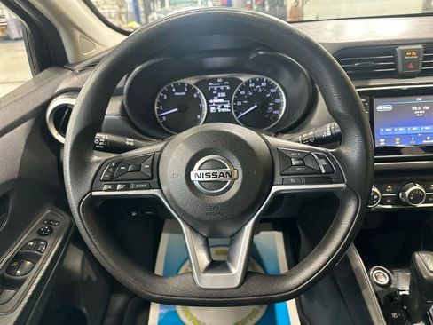 Used 2021 Nissan Versa S FWD image 14
