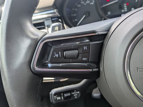 Used 2024 Porsche Macan AWD/4WD image 46