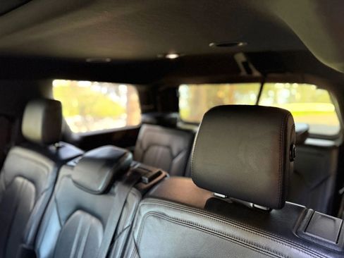 Used 2019 Ford Expedition Limited image 42