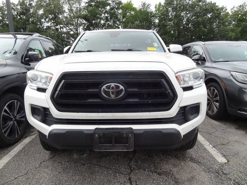 Used 2022 Toyota Tacoma SR w/ SR Convenience Package RWD image 2