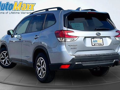 Used 2020 Subaru Forester Premium AWD/4WD image 5