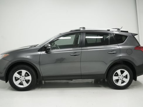 Used 2013 Toyota RAV4 XLE AWD/4WD image 7